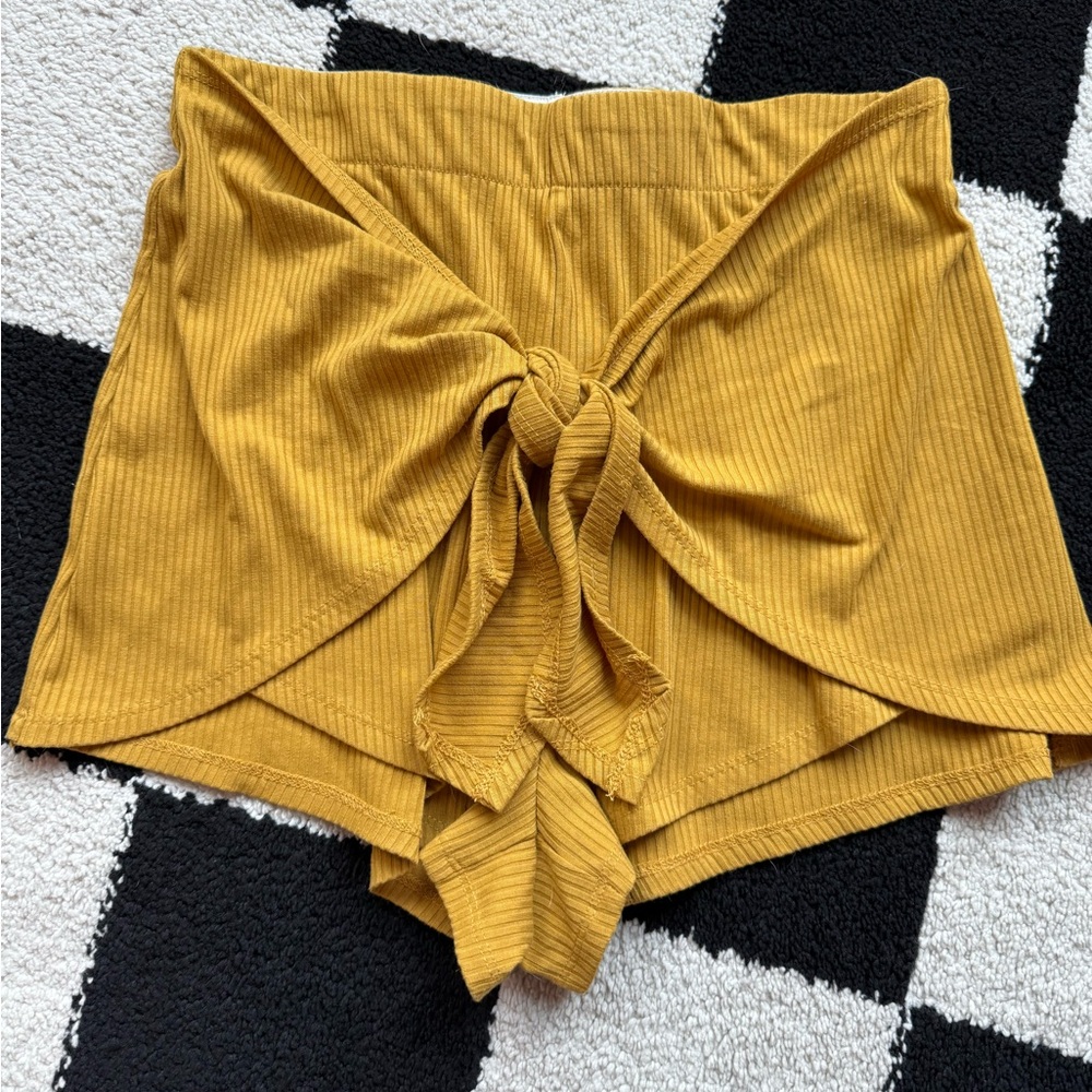 Essue Mustard Tie-Front Women's Shorts